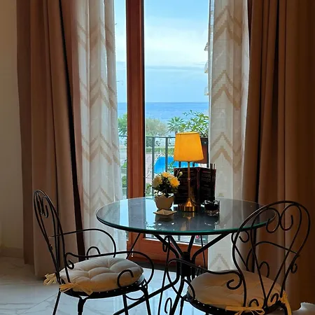 La Maison Rose Guest house *