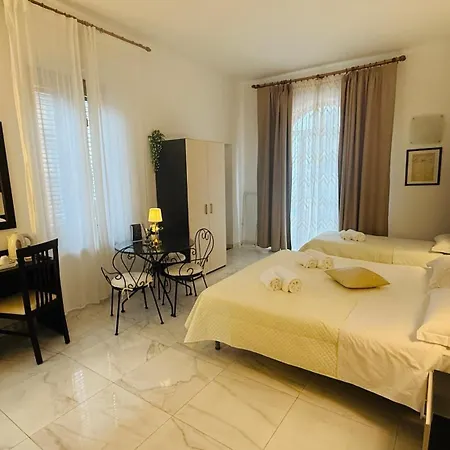 Guest house La Maison Rose *